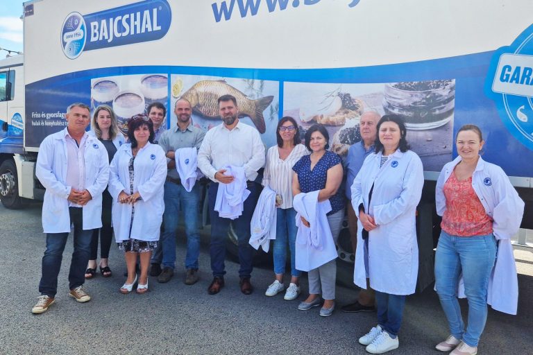 Intenzív haltermelés a gyakorlatban: szakmai látogatás a Bajcshal Kft.-nél